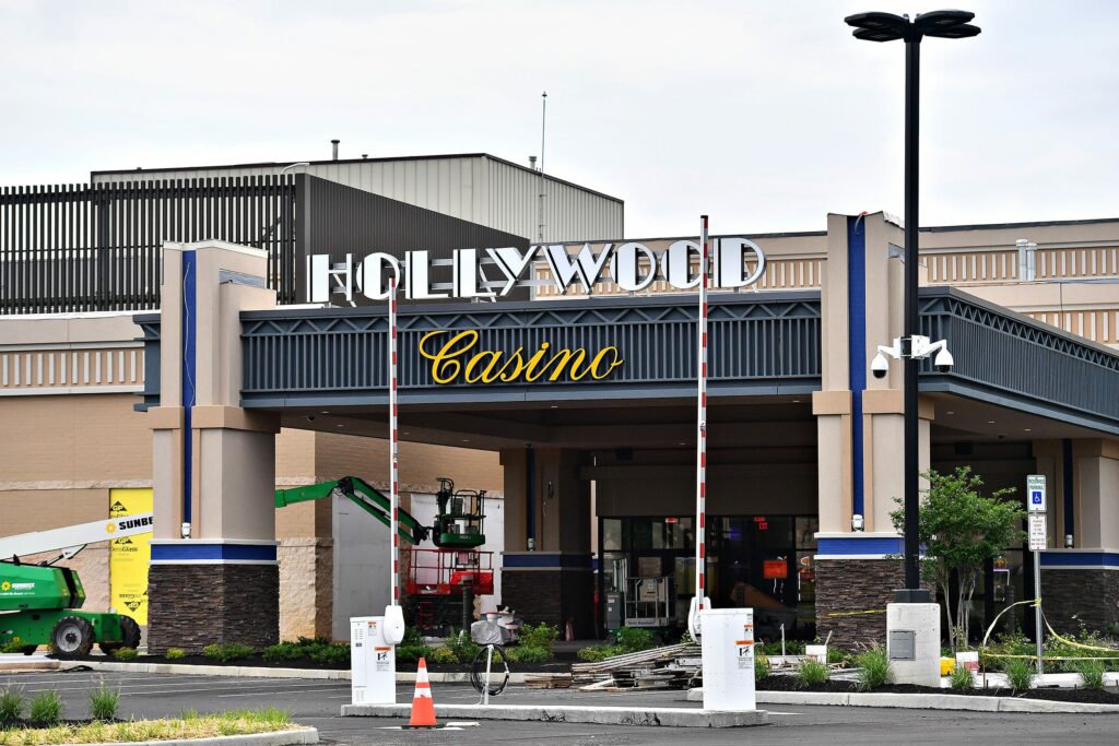 Hollywood Casino York casino image