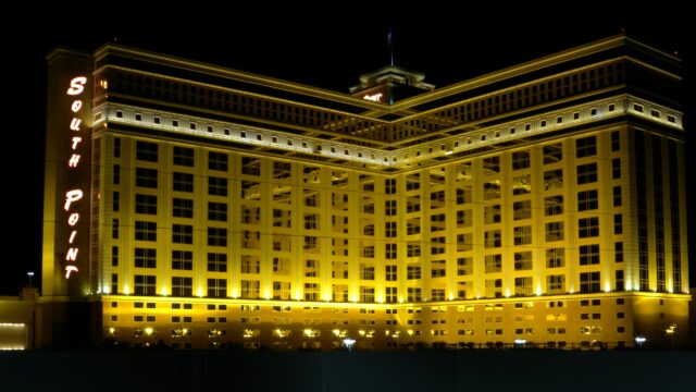 South_Point_Hotel_-_panoramio